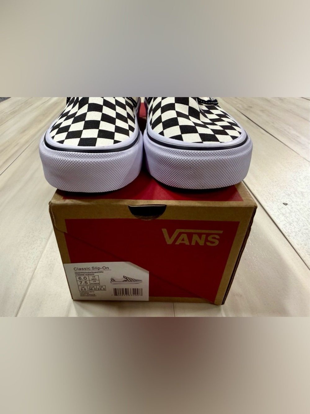 Vans Classic Slip-On Checkerboard black and white BRAND NEW - Picture 2 of 4